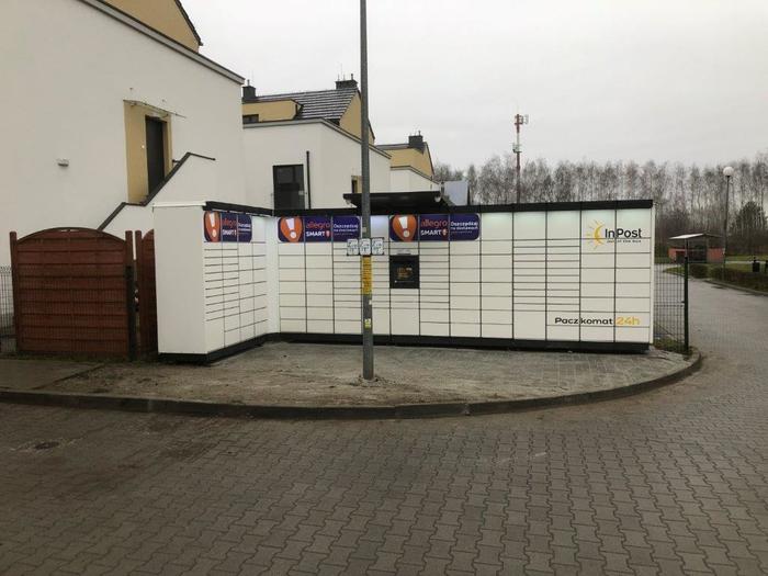 Parcel Locker WRO137M Przy ulicy Łomnickiej 12