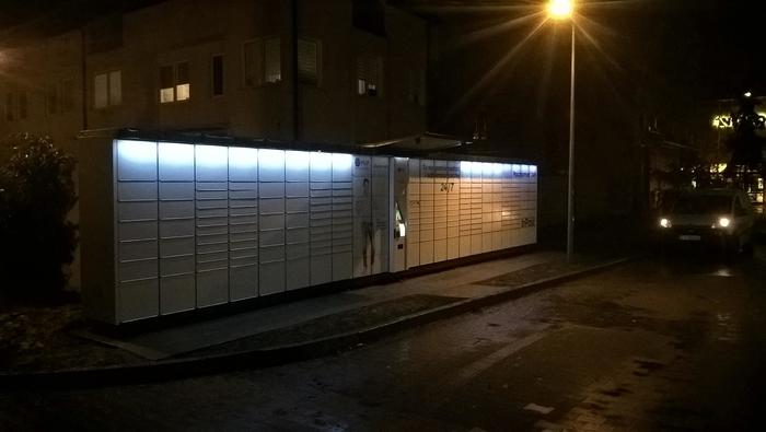 Paczkomat WRO16L Przy markecie Stokrotka