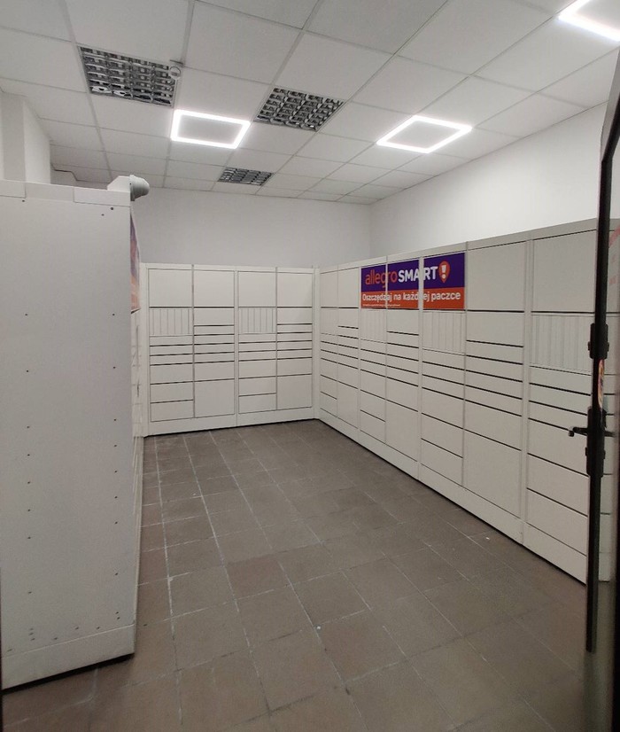 Paczkomat WRO17H W lokalu