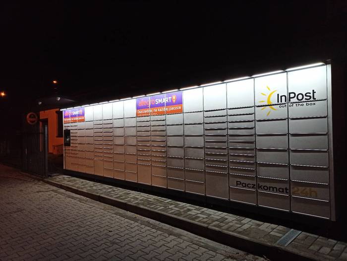 Paczkomat WRO216M Przy sklepie spożywczym