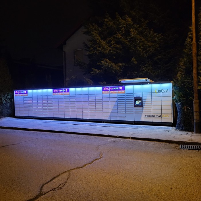 Parcel Locker WRO254M Na rogu ulic Zwiadowców/Unruga