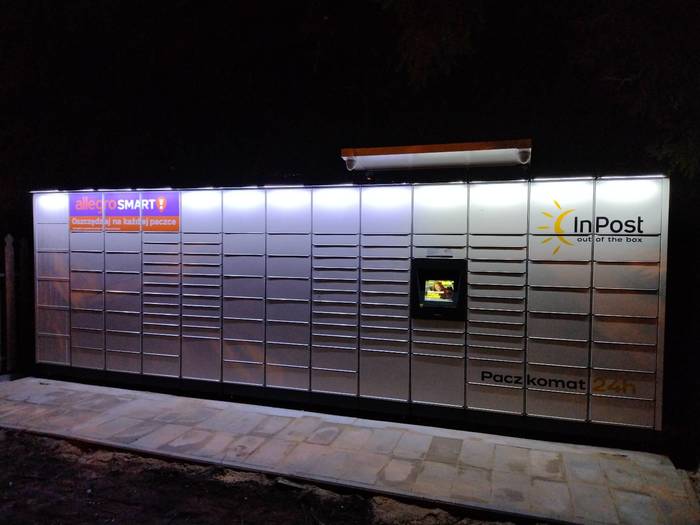 Paczkomat WRO287M Przy Przystanku Autobusowym