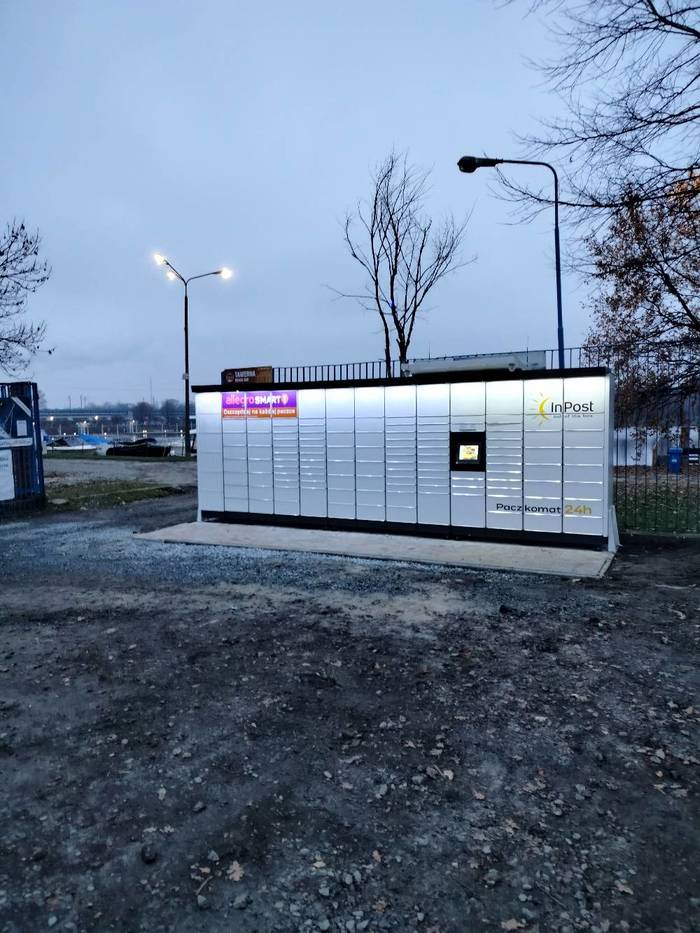 Paczkomat WRO302M Przy bramie wjazdowej