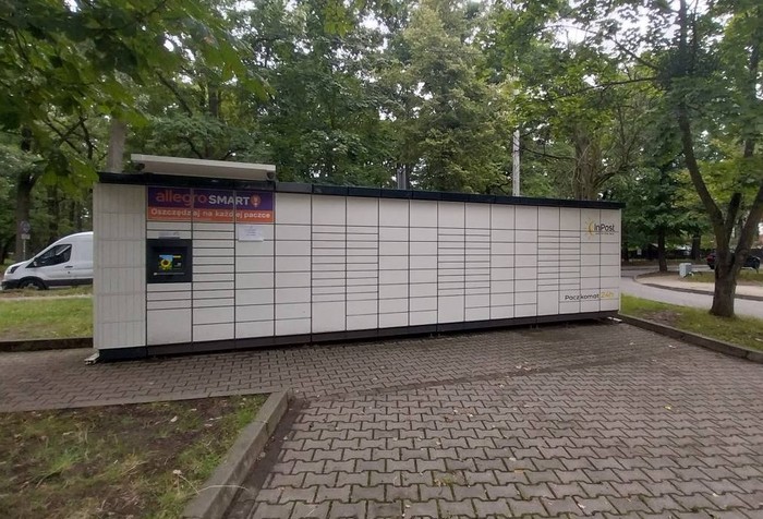 Parcel Locker WRO314M Przy wjeździe na teren Politechniki