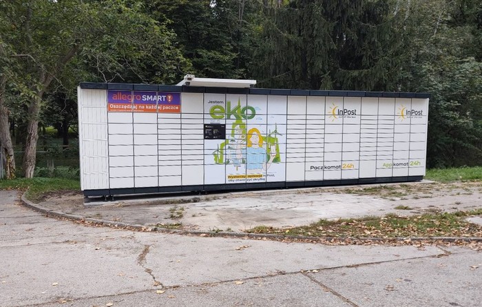 Paczkomat WRO34APP W pobliżu Domu Studenckiego "Raj"