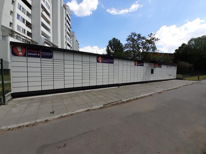 Paczkomat WRO43M Na terenie Spółdzielni Mieszkaniowej im. Prusa