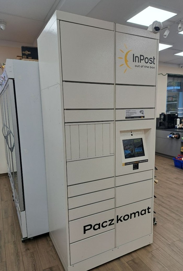 Parcel Locker WRO44HP W sklepie spożywczym Blumiś