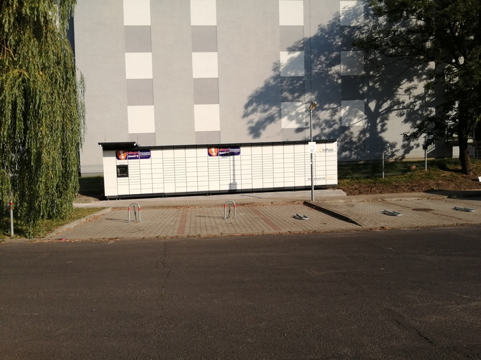 Paczkomat WRO99M Przy drodze