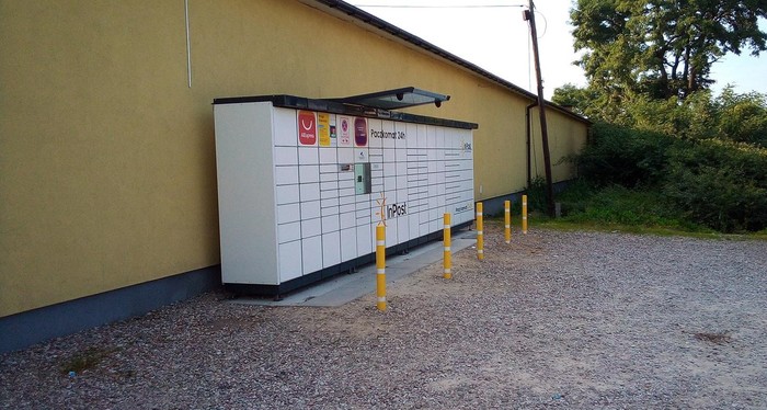 Paczkomat WRT02N Za marketem Róża