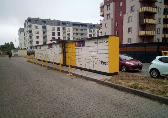 Paczkomat WRZ01A Przy markecie POLOmarket