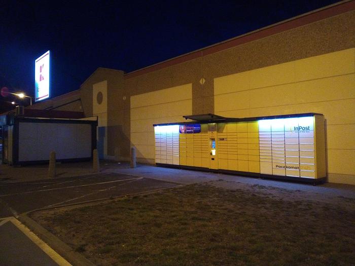 Paczkomat WRZ02A Przy markecie Kaufland
