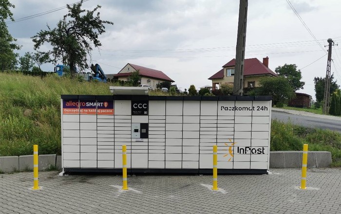 Parcel Locker WRZK01N parking przed OSP