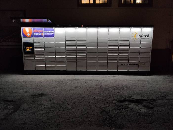 Paczkomat WSI01M Tylny parking Delikatesów Premium