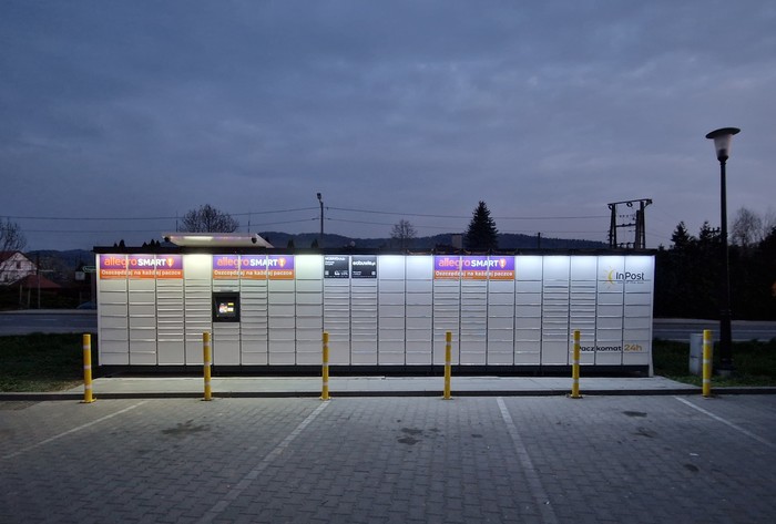 Поштомат WSI02M Parking Stacji Paliw Moya i Delikatesów Centrum
