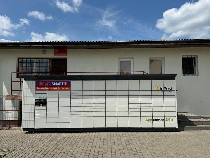 Parcel Locker WSQE01BAPP Przy sklepie spożywczym