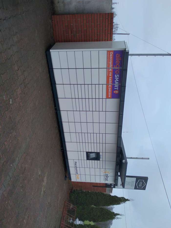 Paczkomat WTS03M parking przy restauracji