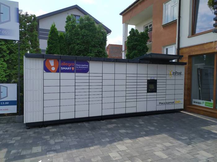 Parcel Locker WZM05M Przed sklepem "Oknostyl"