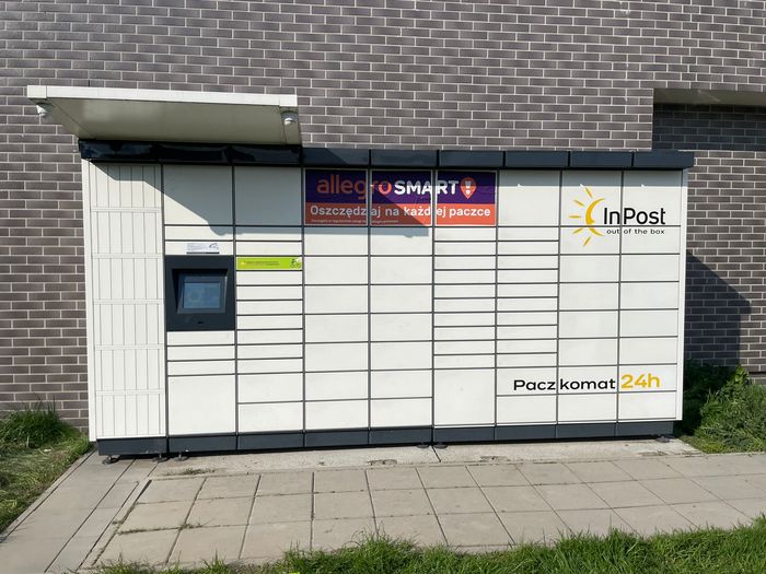 Paczkomat WZN01M przy sklepie Lewiatan