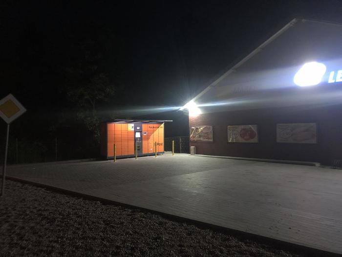 Paczkomat WZW01G Parking sklepu Lewiatan
