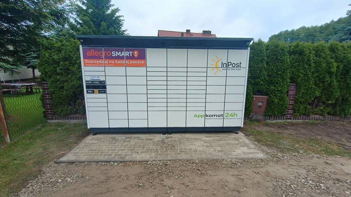 Paczkomat XBW01BAPP Przy bramie wjazdowej
