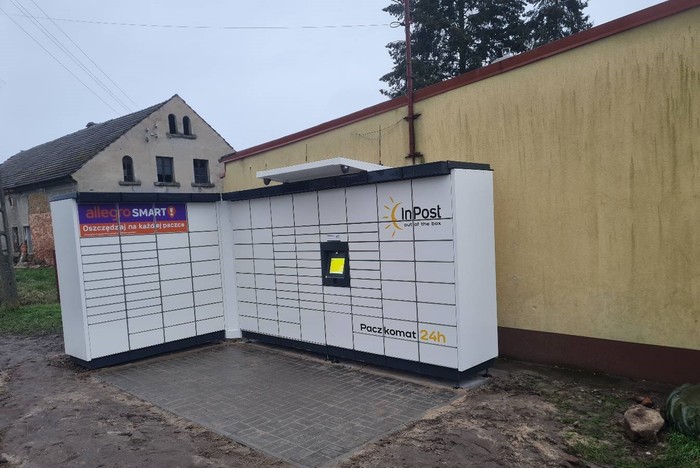 Paczkomat XGZ01M przy markecie