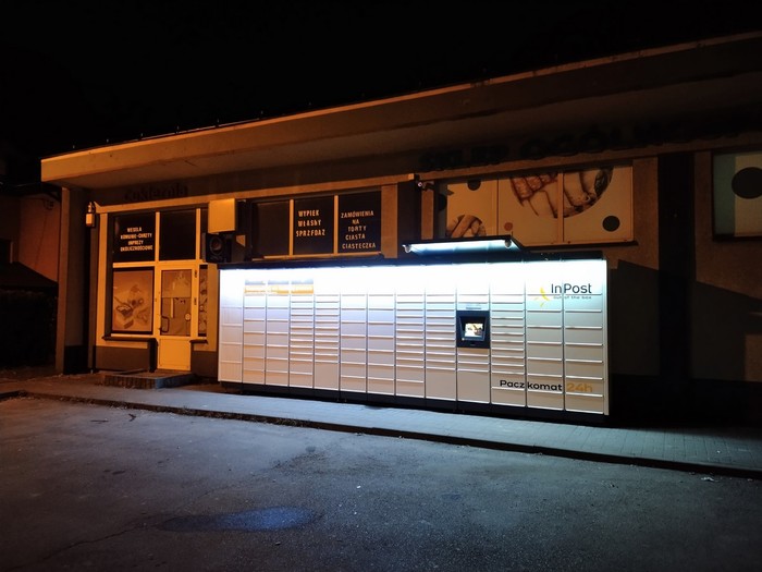 Paczkomat XKI01M Przy sklepie Groszek