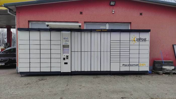 Paczkomat XKO01AP Na stacji benzynowej