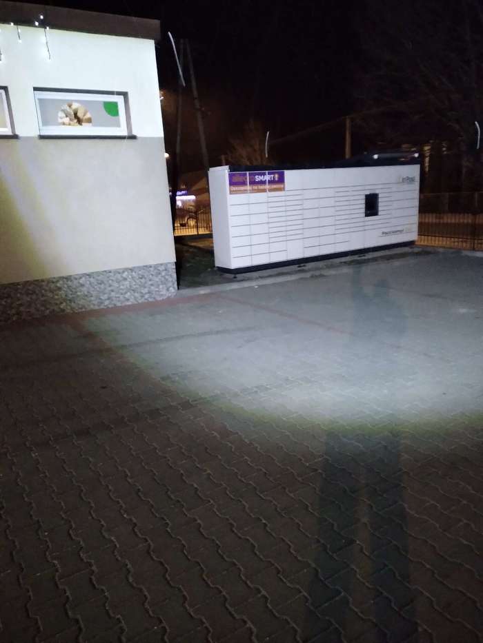 Paczkomat XNE01M Przy sklepie Groszek