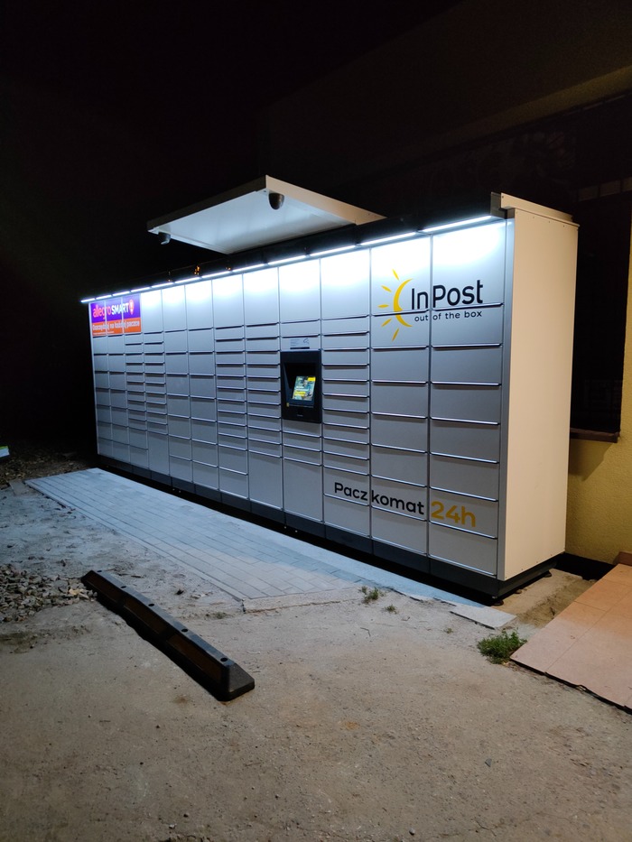 Paczkomat XNV02M Pod sklepem Od A do Z