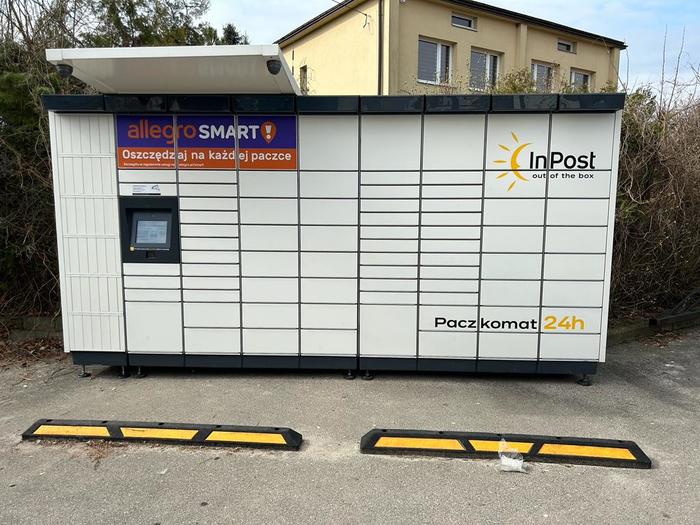 Paczkomat XOL01M Parking parafialny