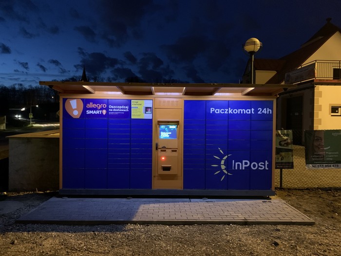 Поштомат XRX01G Przy budynku usługowym