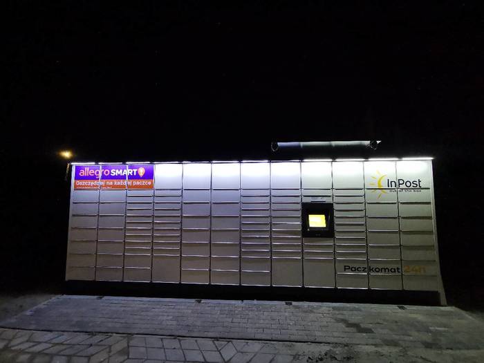 Paczkomat XRZ02M Przy sklepie Market Vita