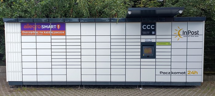 Paczkomat XTA01M przy Markecie Rodzinnym