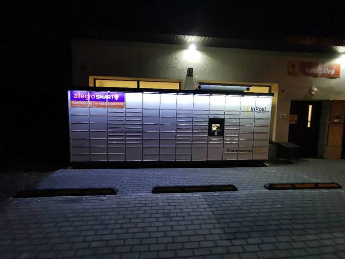 Parcel Locker XUQ01M Przy sklepie