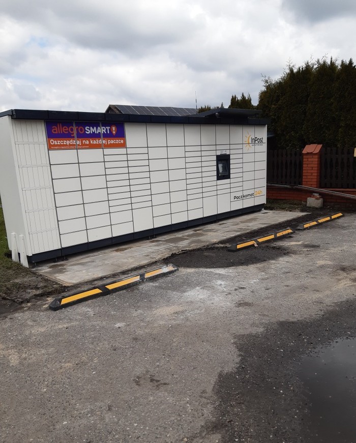 Parcel Locker XYW01M Obok sklepu spożywczego