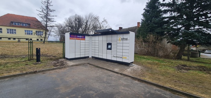 Paczkomat XZL01M na posesji