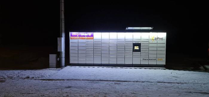 Paczkomat XZV01M Przy głównej drodze