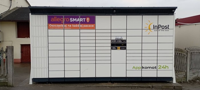 Parcel Locker ZAGX01BAPP przy sklepie spożywczym