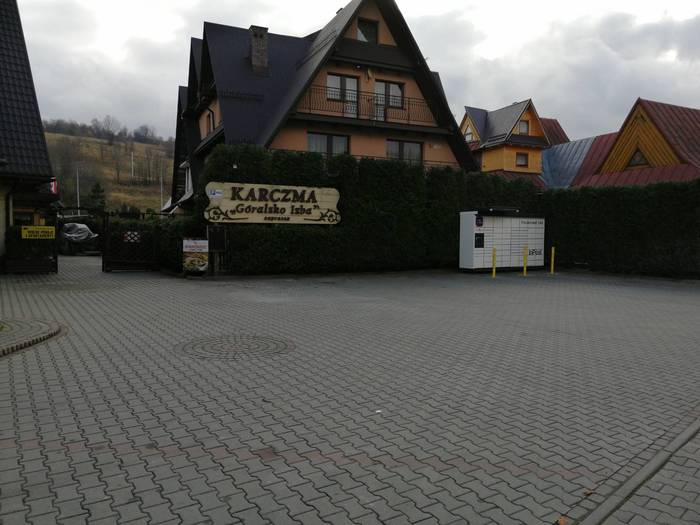 Paczkomat ZAK03M Na parkingu sklepu ABC