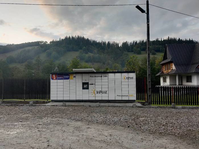 Paczkomat ZAK07M obok Restauracji Chatka