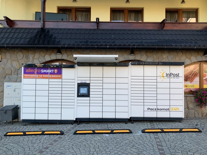 Paczkomat ZAK12M przy sklepie Groszek