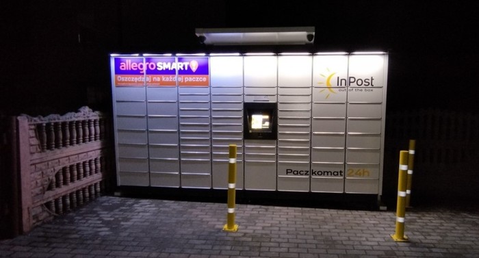 Parcel Locker ZALS01M parking przed sklepem