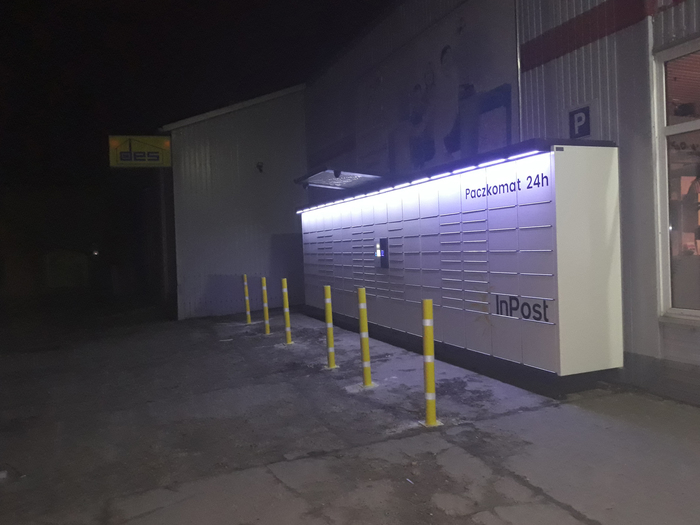 Parcel Locker ZAM01N Przy sklepie meblowym Marcin