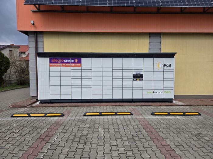 Parcel Locker ZAM06BAPP Przy sklepie Społem