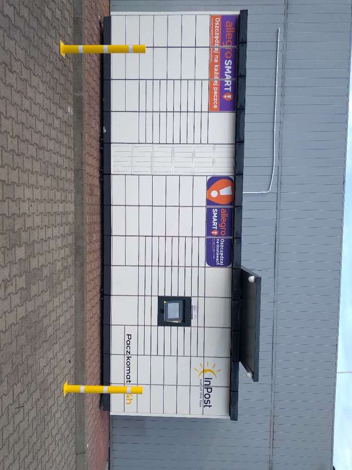 Paczkomat ZAR11M przy stacji Watis