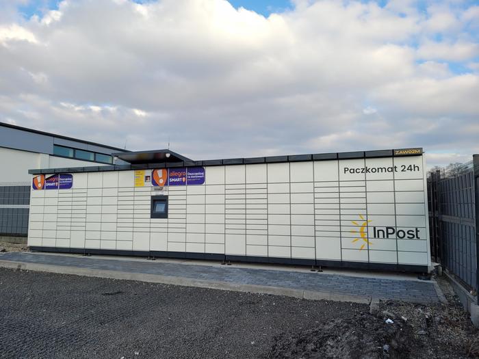 Paczkomat ZAW02M obok lidla