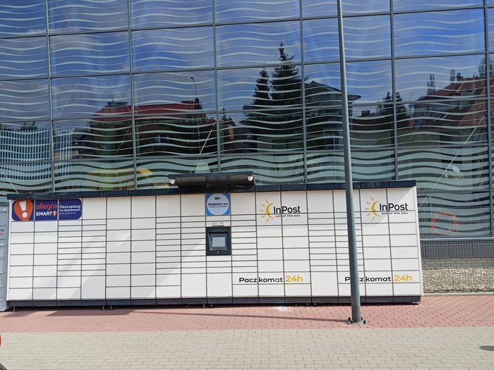 Поштомат ZBA06M Przy basenie miejskim, po lewej stronie od bramy wjazdowej