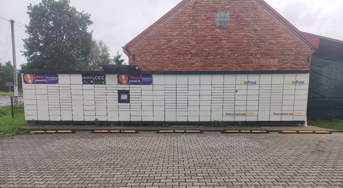 Paczkomat ZBH01M Centrum obok Kwiaciarni