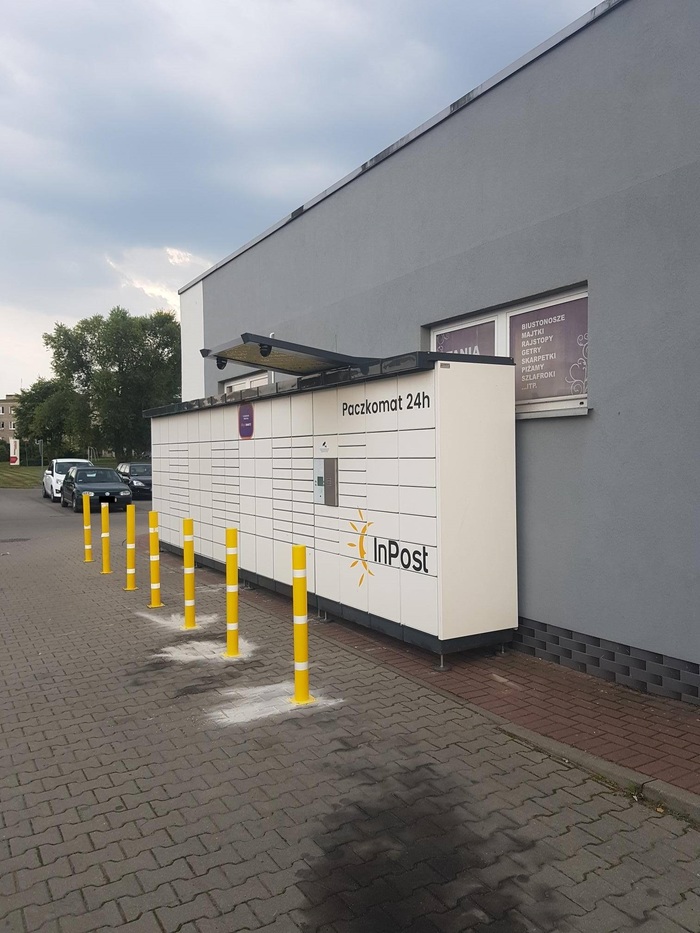Paczkomat ZBO02N Przy sklepie Intermarche