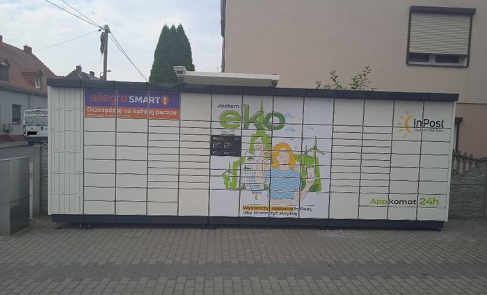 Parcel Locker ZBZ01APP przy parkingu